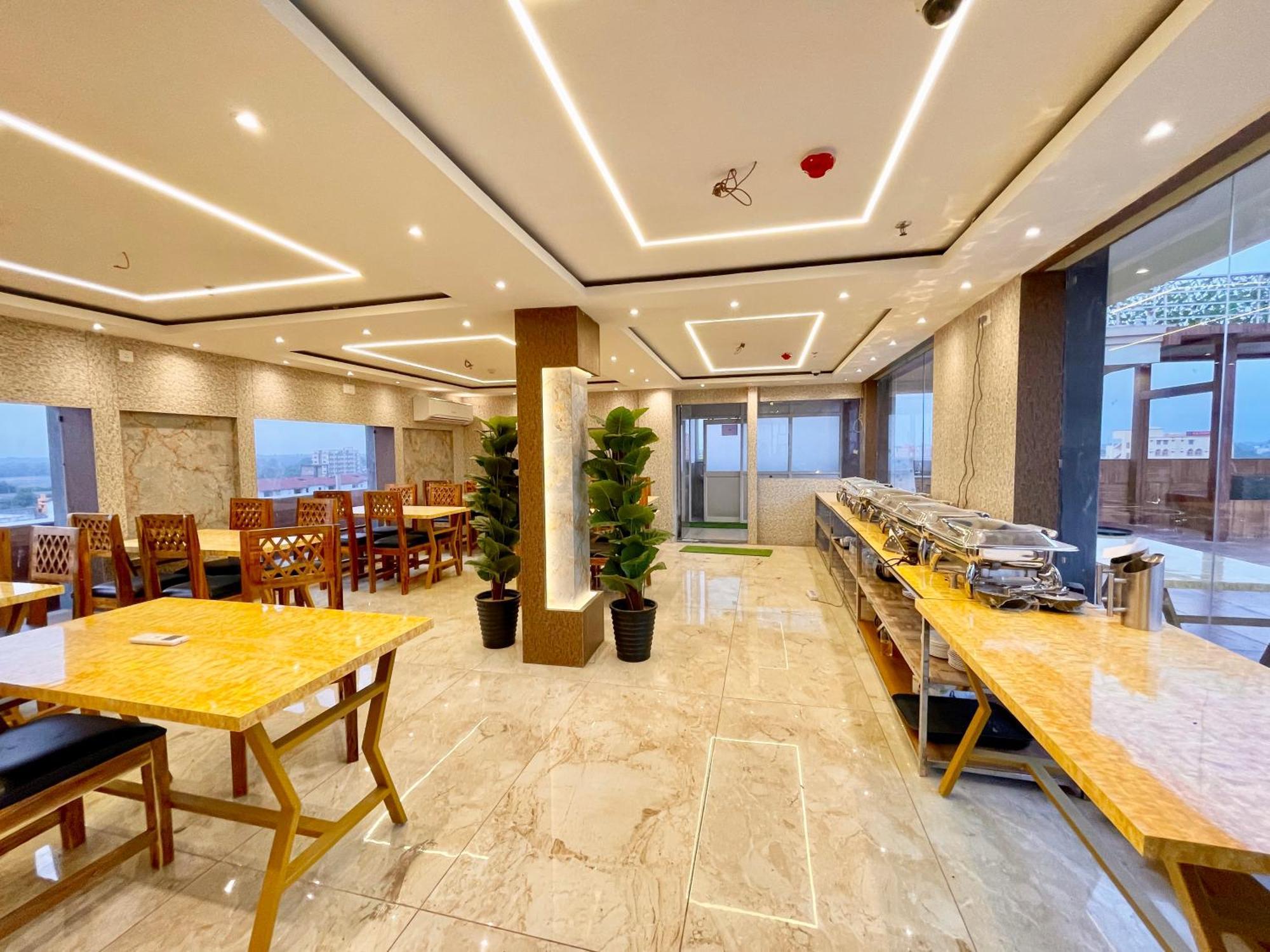 Hotel A One ! Puri, Breakfast Included- Swimming-Pool, Near Sea-Beach-And-Temple, Fully-Air-Conditioned-Hotel With-Lift-And-Parking-Facility - 1 المظهر الخارجي الصورة