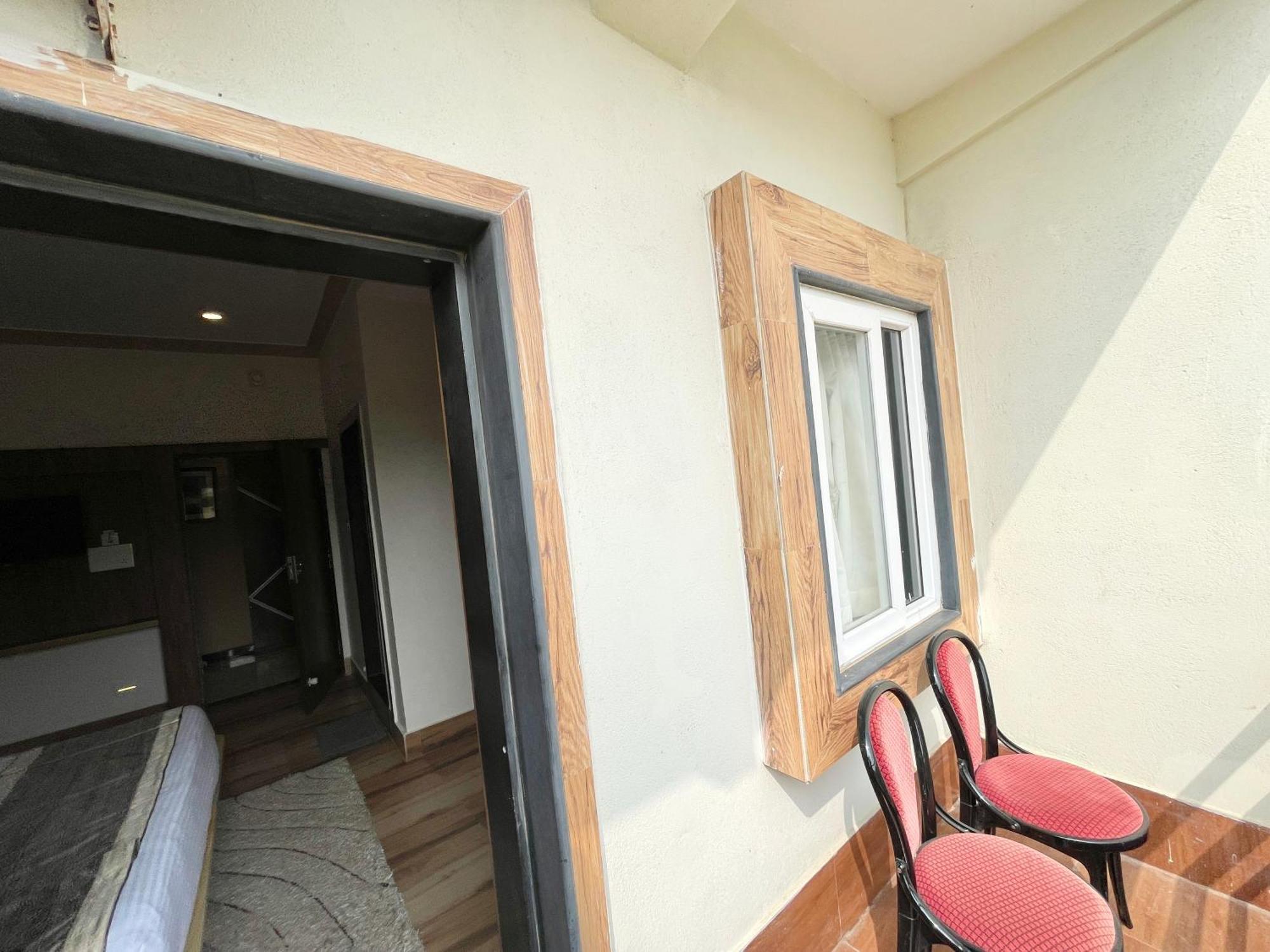 Hotel A One ! Puri, Breakfast Included- Swimming-Pool, Near Sea-Beach-And-Temple, Fully-Air-Conditioned-Hotel With-Lift-And-Parking-Facility - 1 المظهر الخارجي الصورة