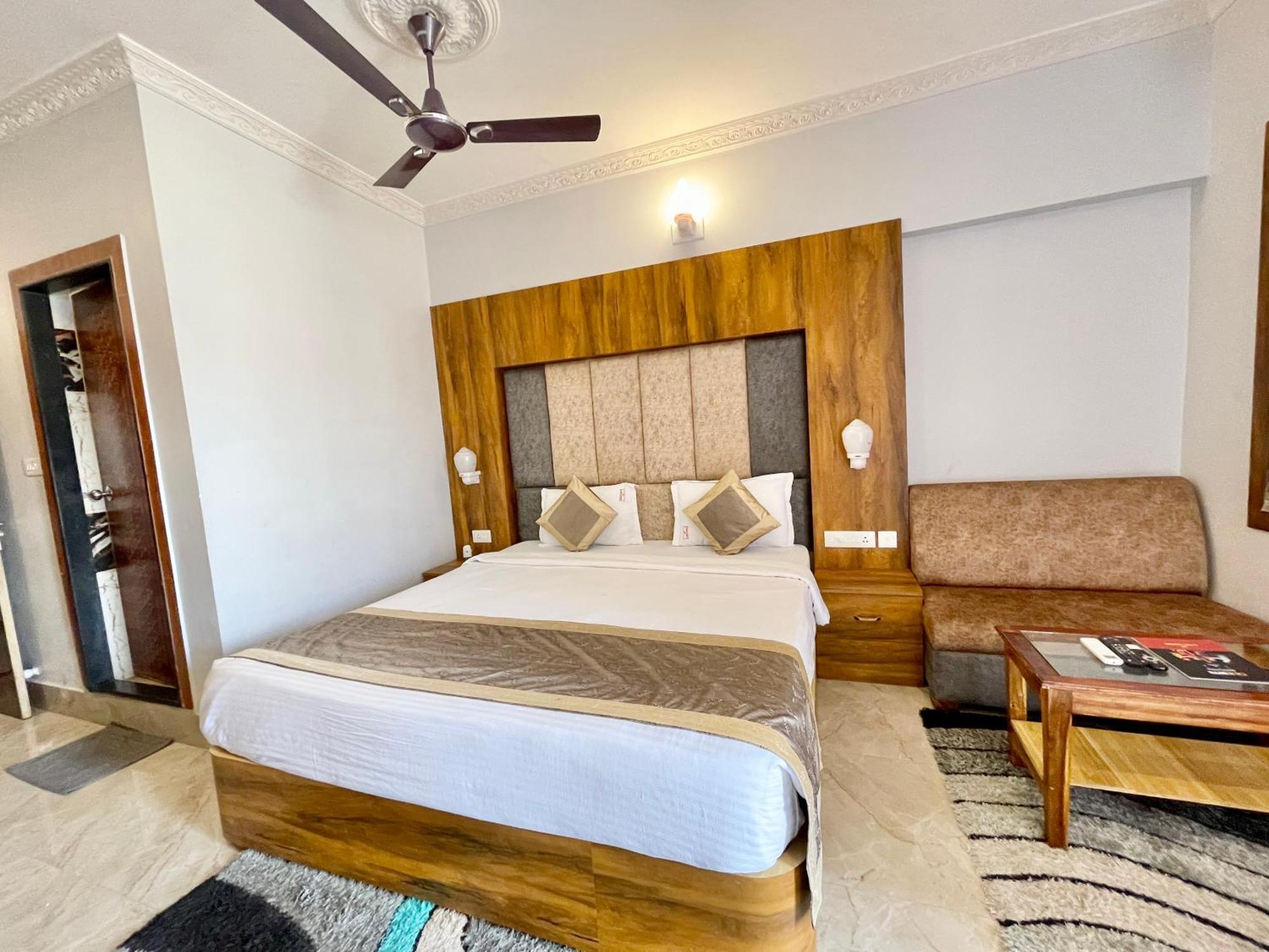 Hotel A One ! Puri, Breakfast Included- Swimming-Pool, Near Sea-Beach-And-Temple, Fully-Air-Conditioned-Hotel With-Lift-And-Parking-Facility - 1 المظهر الخارجي الصورة
