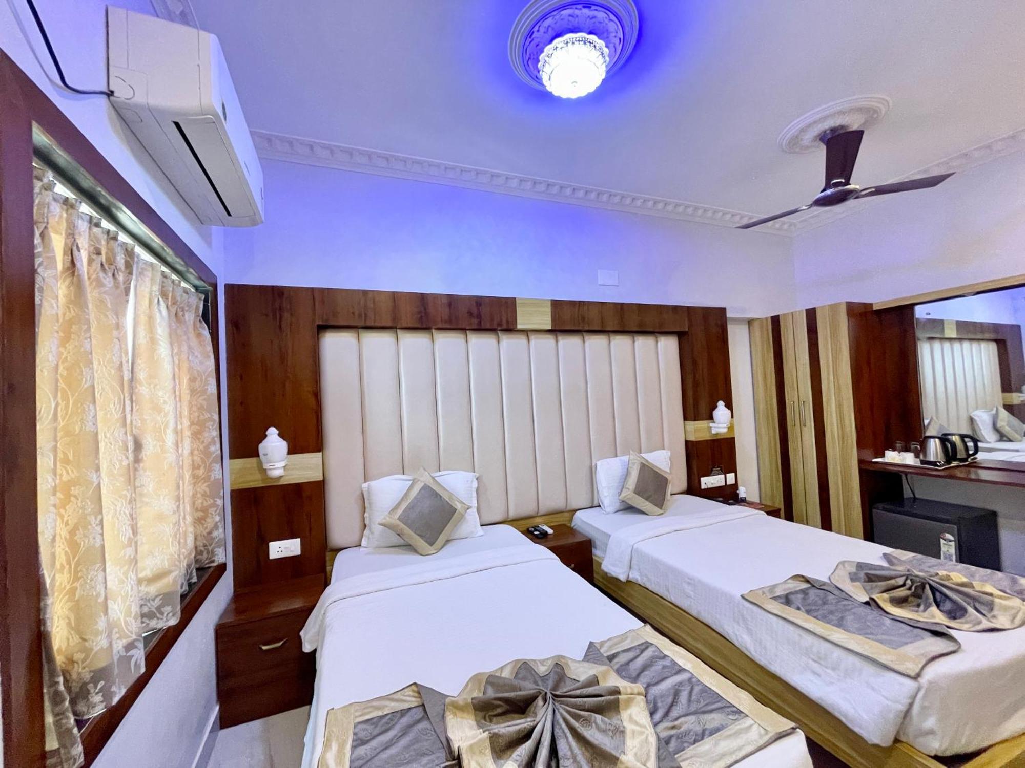 Hotel A One ! Puri, Breakfast Included- Swimming-Pool, Near Sea-Beach-And-Temple, Fully-Air-Conditioned-Hotel With-Lift-And-Parking-Facility - 1 المظهر الخارجي الصورة